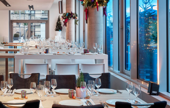 Pe303: Die Location für Ihre Weihnachtsfeier in Köln direkt am Rhein
