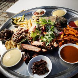 BBQ Teller mit Dips, Hochzeitscatering in Köln