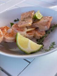 BBQ Lachs und Scampi als Hochzeitsessen im Pe303 in Köln