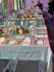 Hochzeitsfeier in Köln – lange Tafel in der Hochzeitslocation Pe303